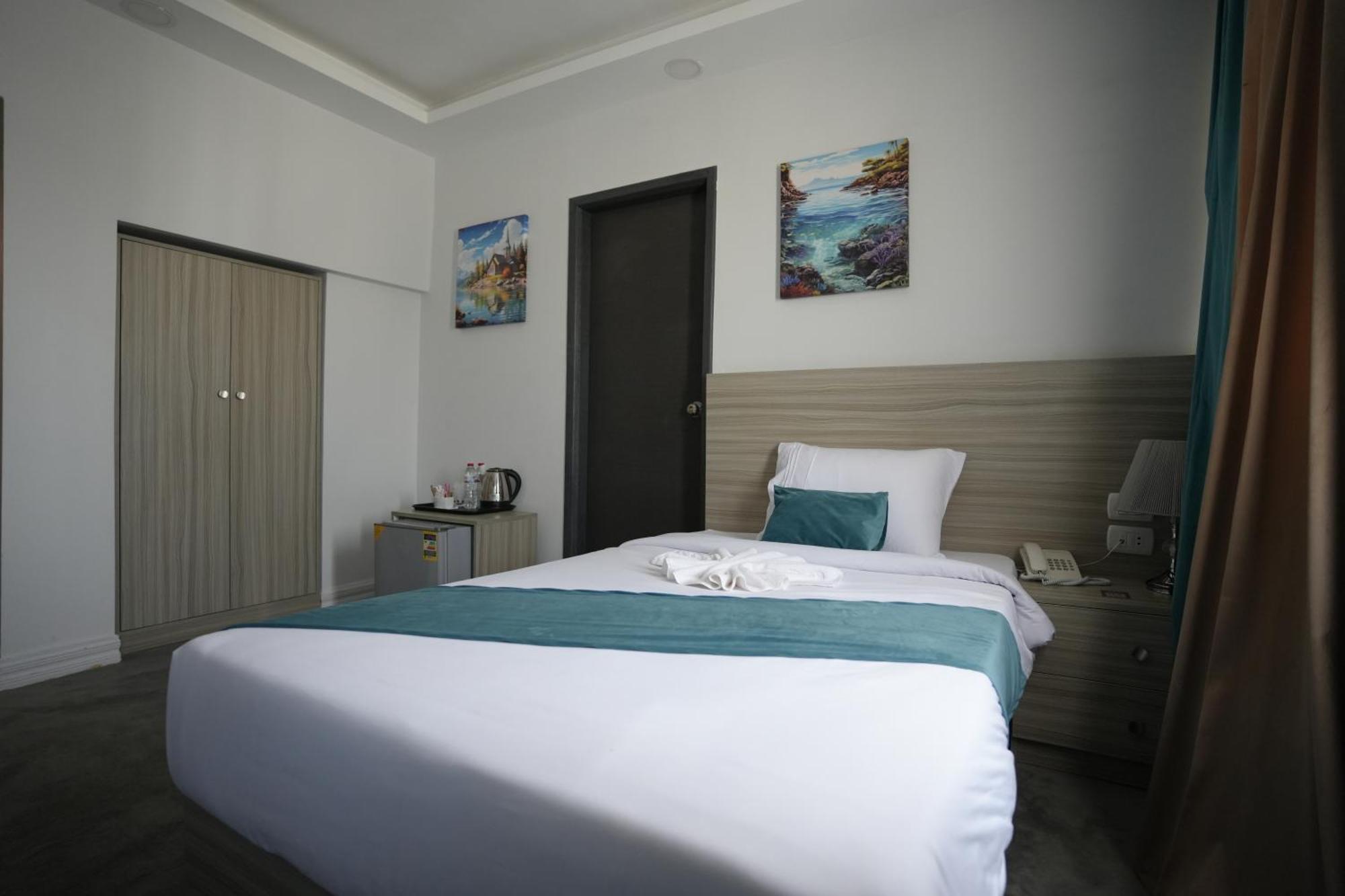 Mar Charbel Hotel Cairo Exterior photo